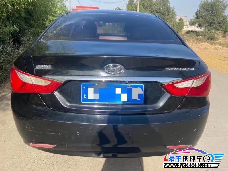 14年现代索纳塔八轿车抵押车出售