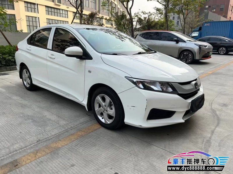 17年本田锋范轿车抵押车出售