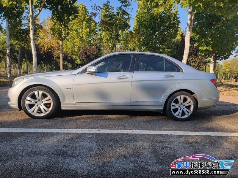 09年奔驰C级轿车抵押车出售