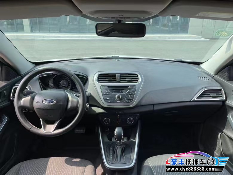 20年福特福睿斯轿车抵押车出售