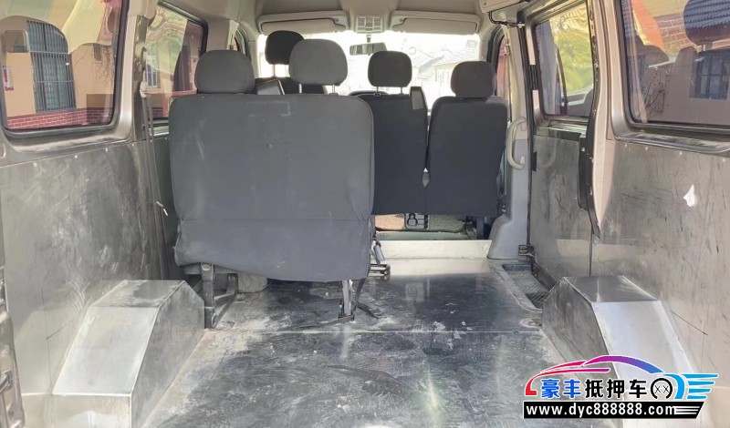 18年上汽大通V80轿车抵押车出售