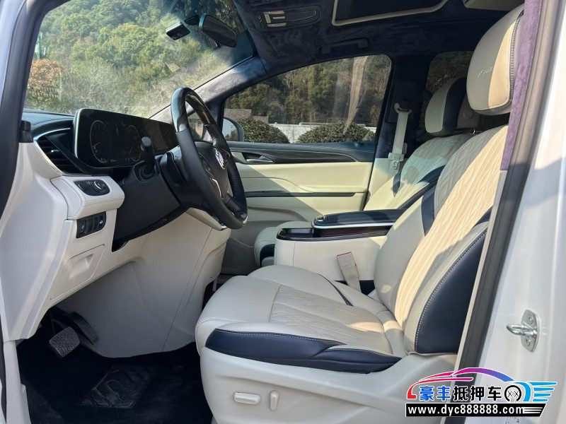 20年别克GL8SUV抵押车出售