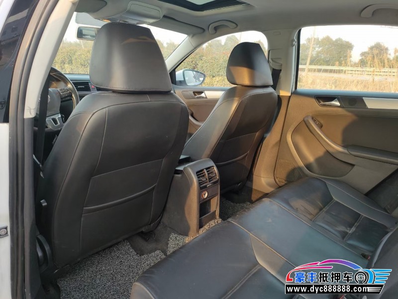 14年大众速腾轿车抵押车出售