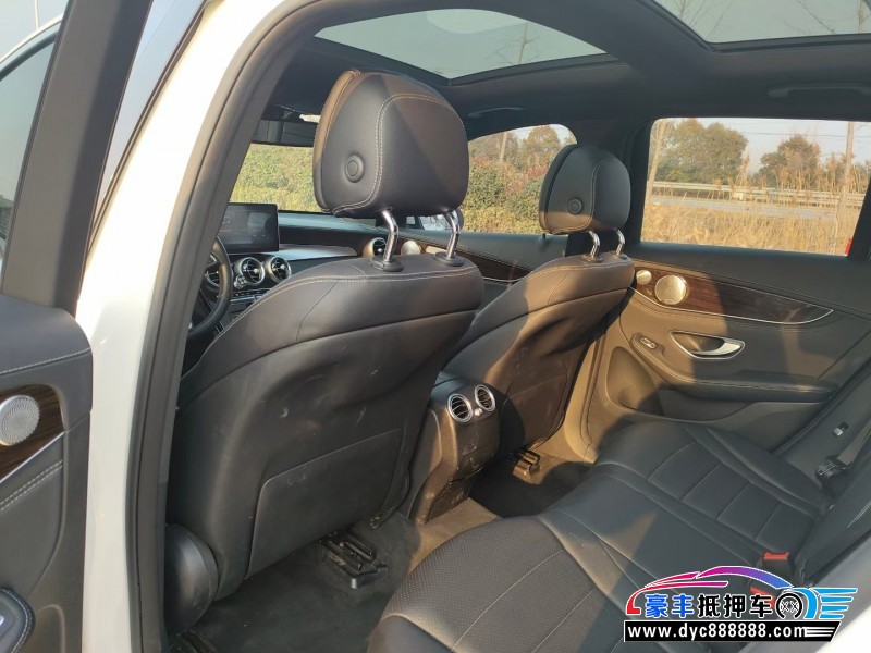 17年奔驰GLC轿车抵押车出售