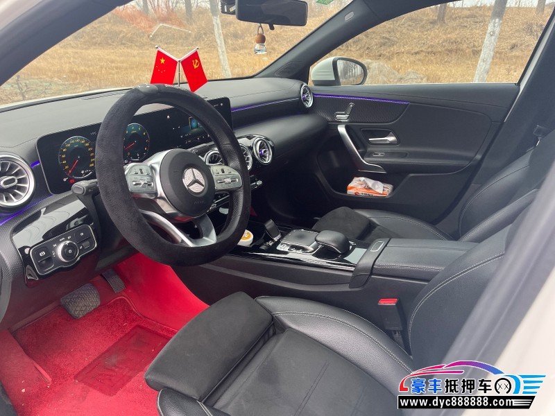 19年奔驰A轿车抵押车出售