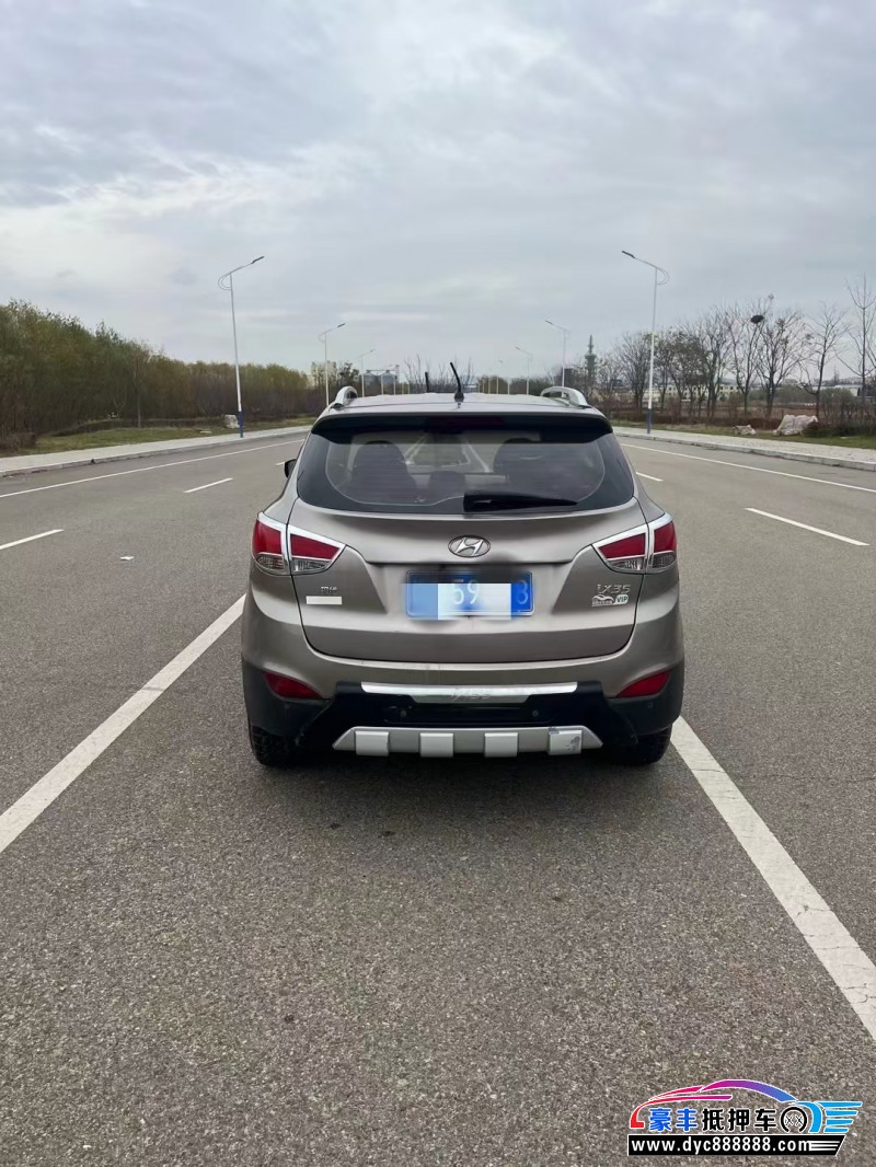 13年现代ix35轿车抵押车出售