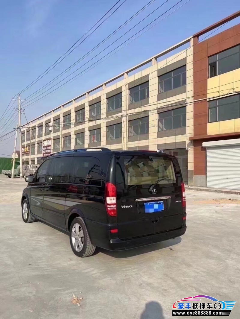 14年奔驰唯雅诺轿车抵押车出售