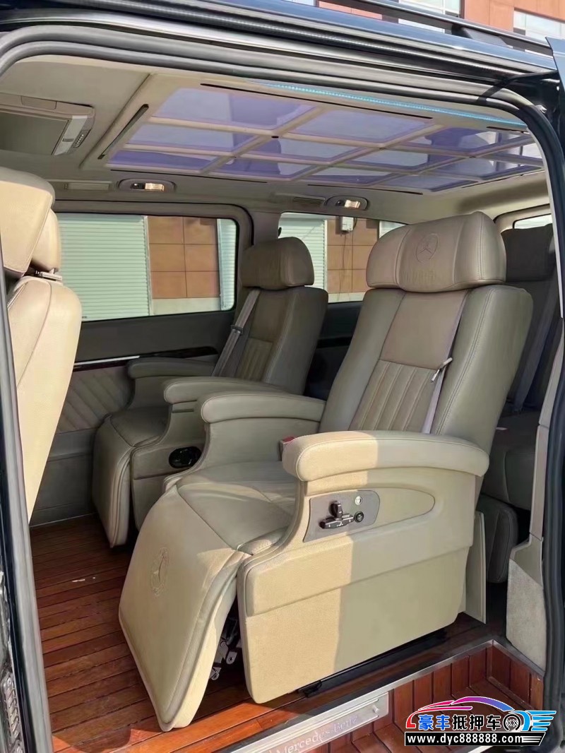 14年奔驰唯雅诺轿车抵押车出售