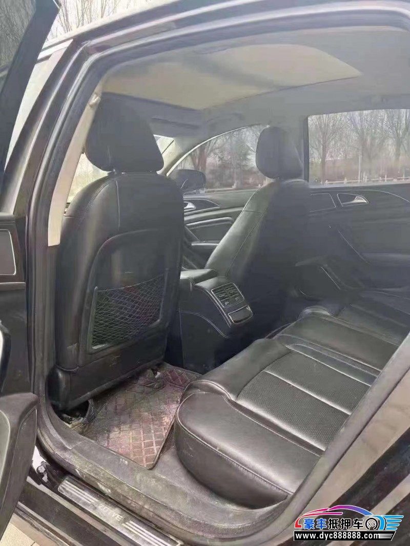 17年众泰Z700轿车抵押车出售