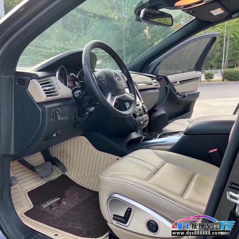 15年奔驰R级轿车抵押车出售