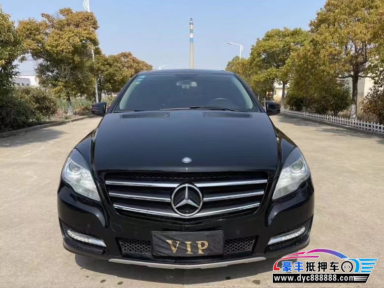 17年奔驰R级轿车抵押车出售