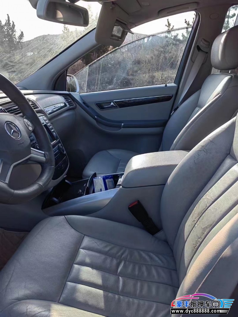 10年奔驰R级轿车抵押车出售