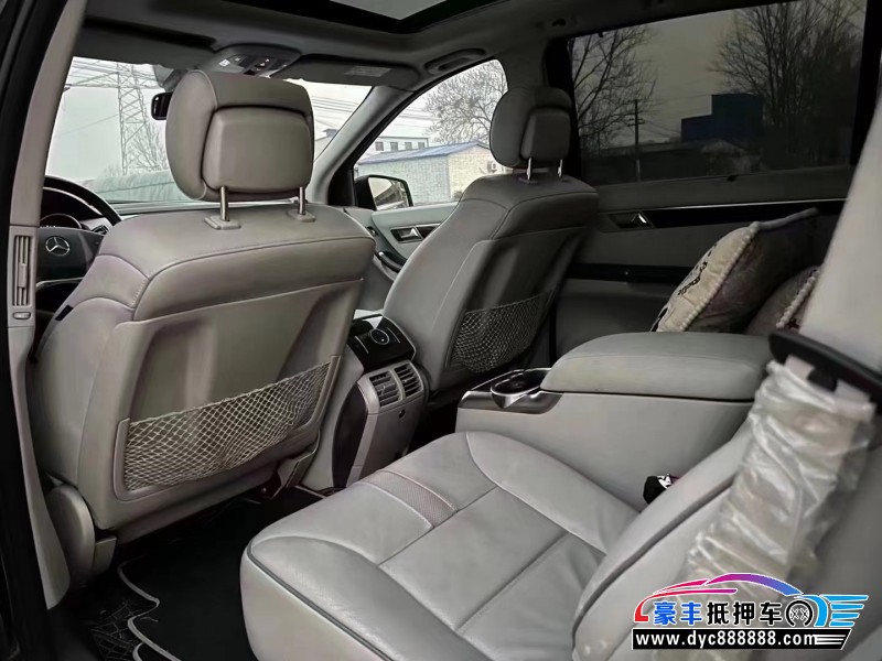 12年奔驰R级轿车抵押车出售