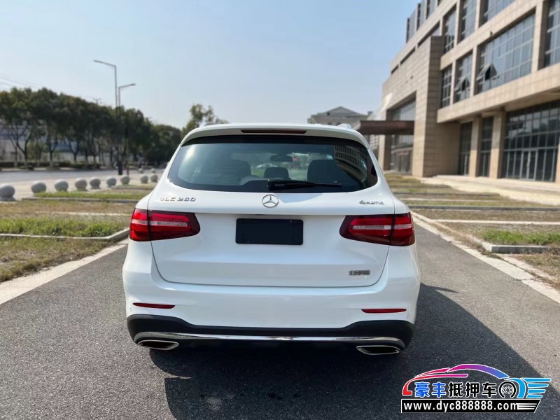 17年奔驰GLC轿车抵押车出售