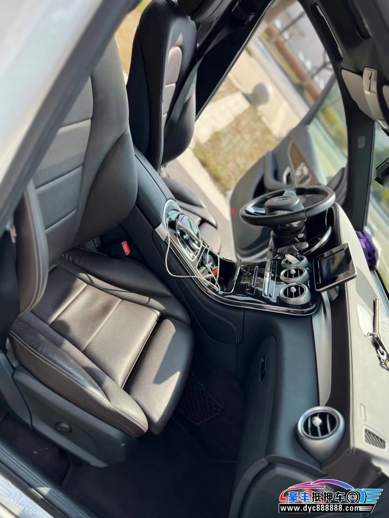 17年奔驰GLC轿车抵押车出售