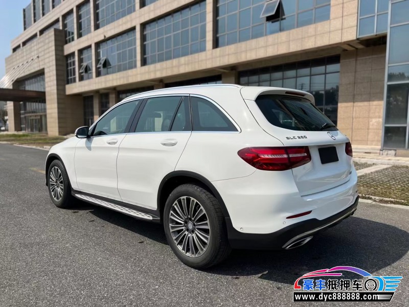 17年奔驰GLC轿车抵押车出售