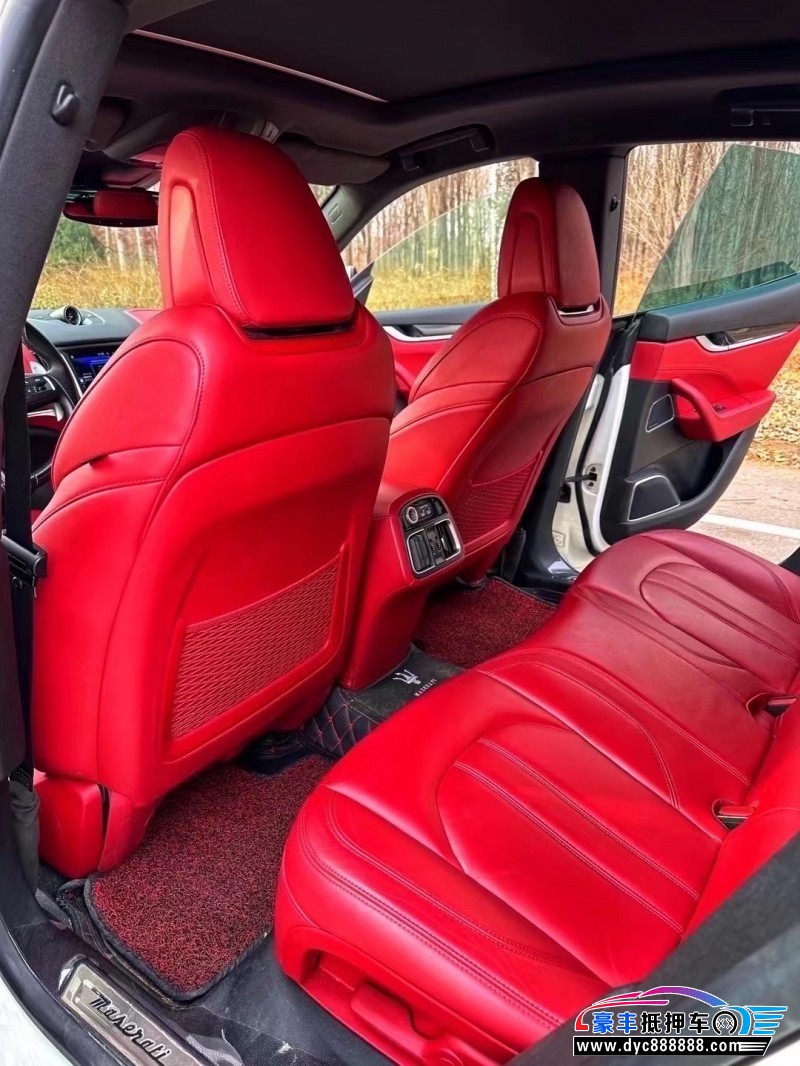 17年玛莎拉蒂莱万特轿车抵押车出售