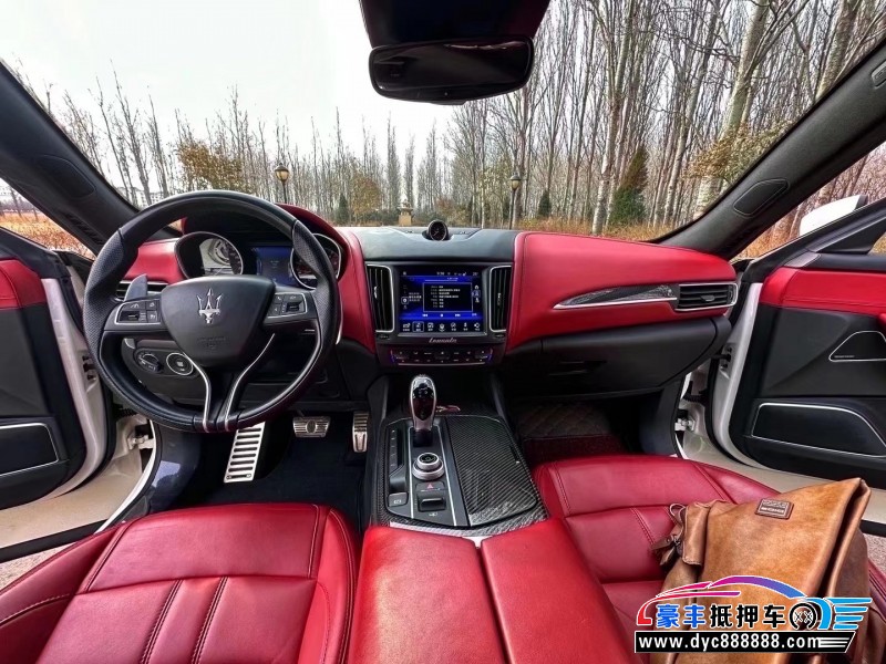 17年玛莎拉蒂莱万特轿车抵押车出售