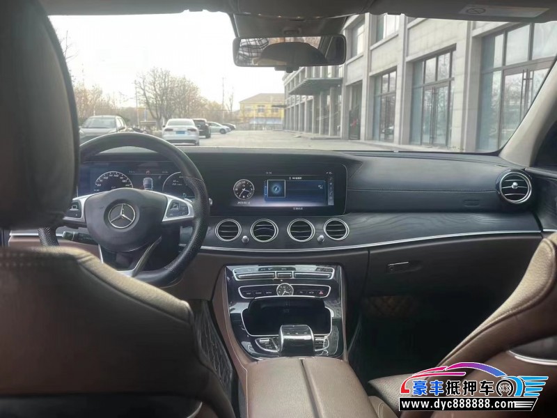 17年奔驰E轿车抵押车出售