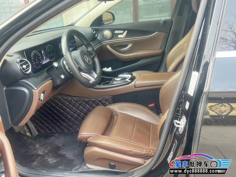 17年奔驰E轿车抵押车出售