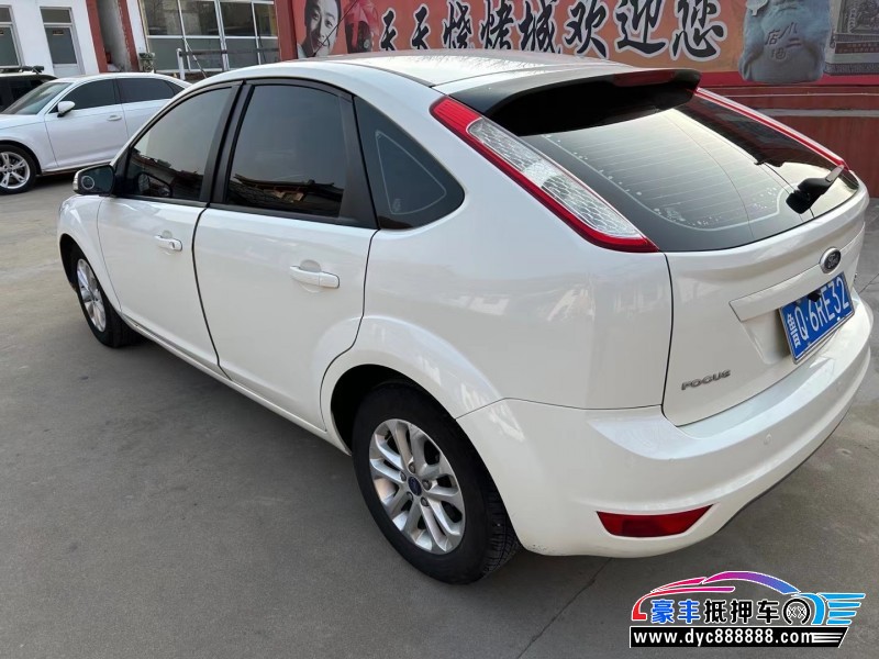 13年福特福克斯轿车抵押车出售