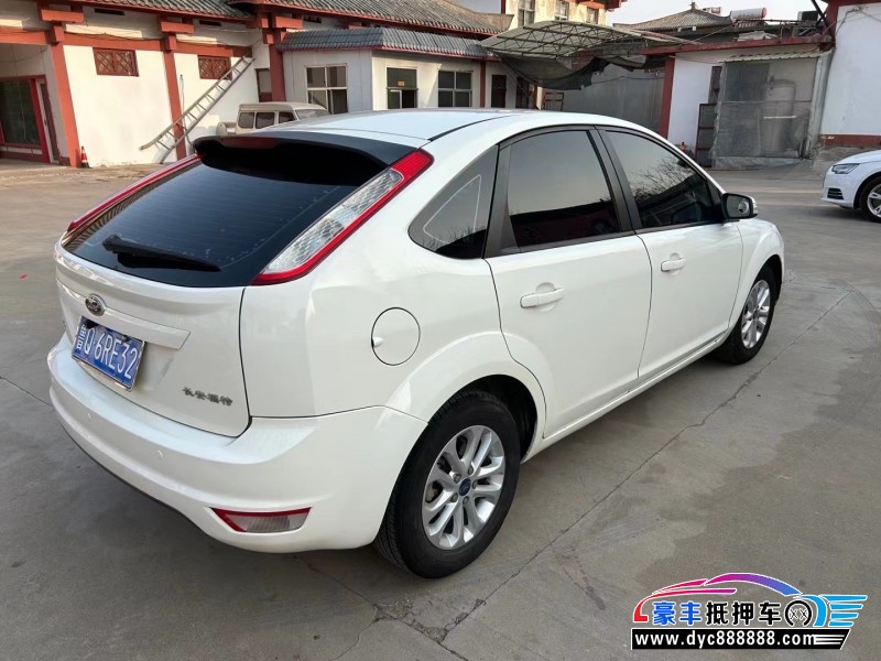 13年福特福克斯轿车抵押车出售