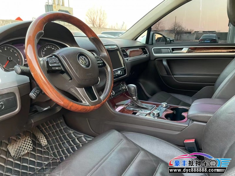 14年大众途锐SUV抵押车出售