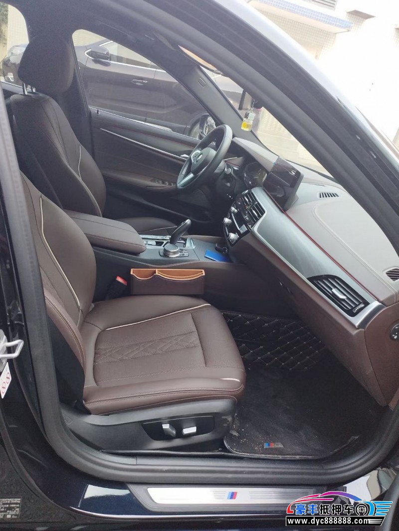 21年宝马5系轿车抵押车出售