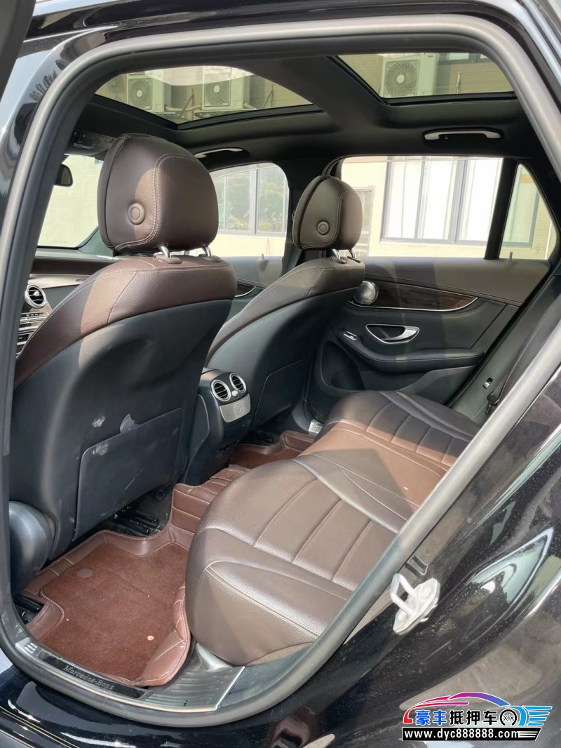 17年奔驰GLC轿车抵押车出售