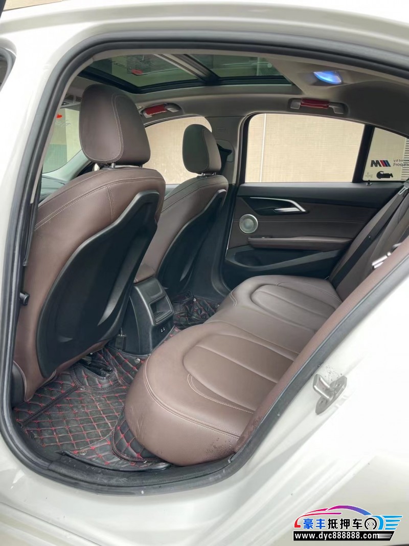 21年宝马1系轿车抵押车出售