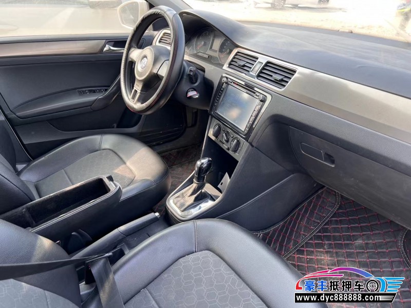 15年大众桑塔纳轿车抵押车出售