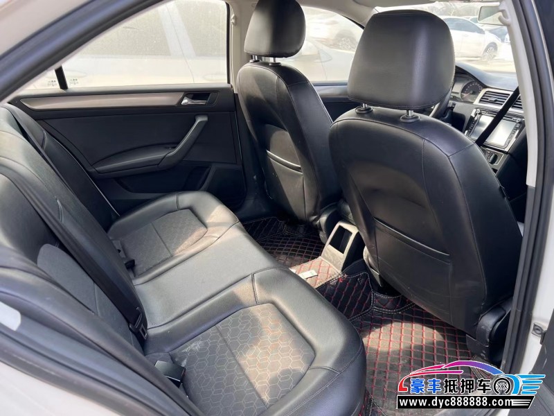 15年大众桑塔纳轿车抵押车出售