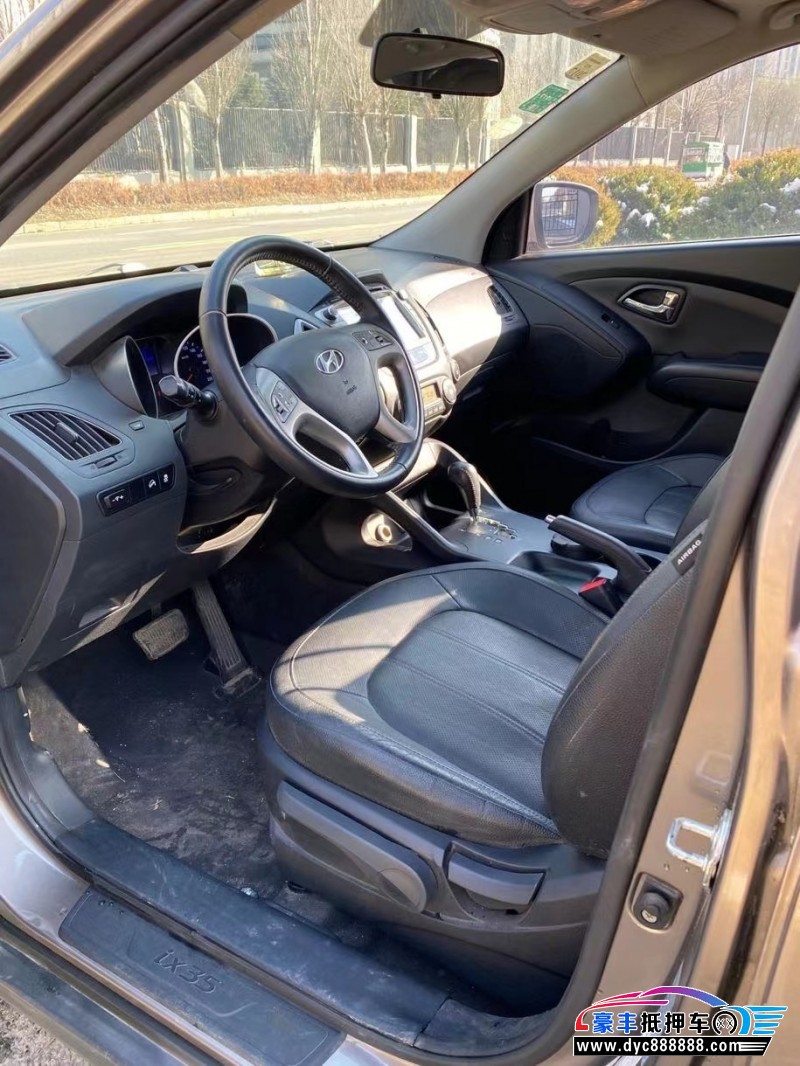 13年现代ix35SUV抵押车出售