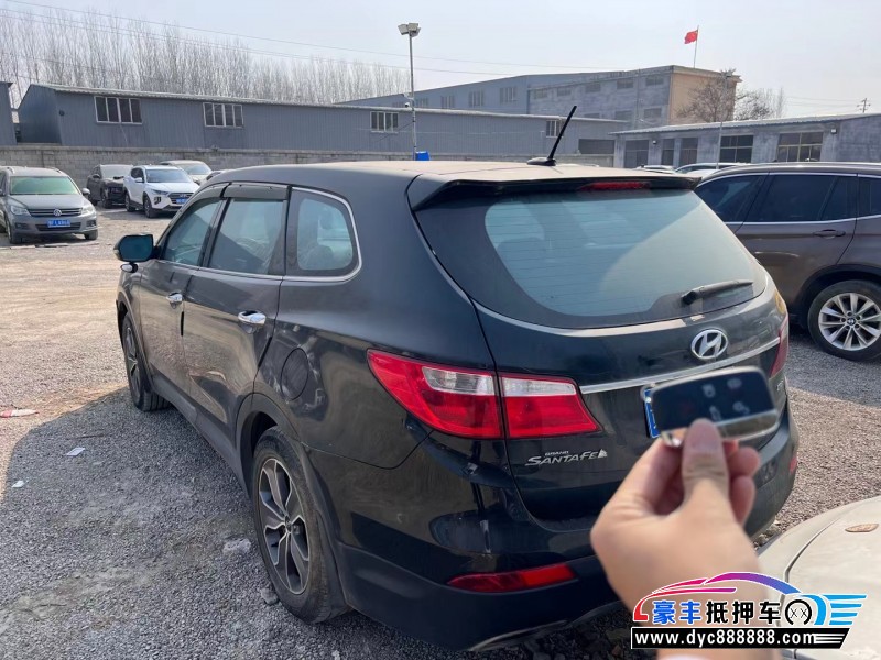 17年现代格锐轿车抵押车出售