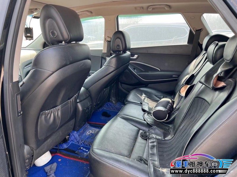 17年现代格锐轿车抵押车出售