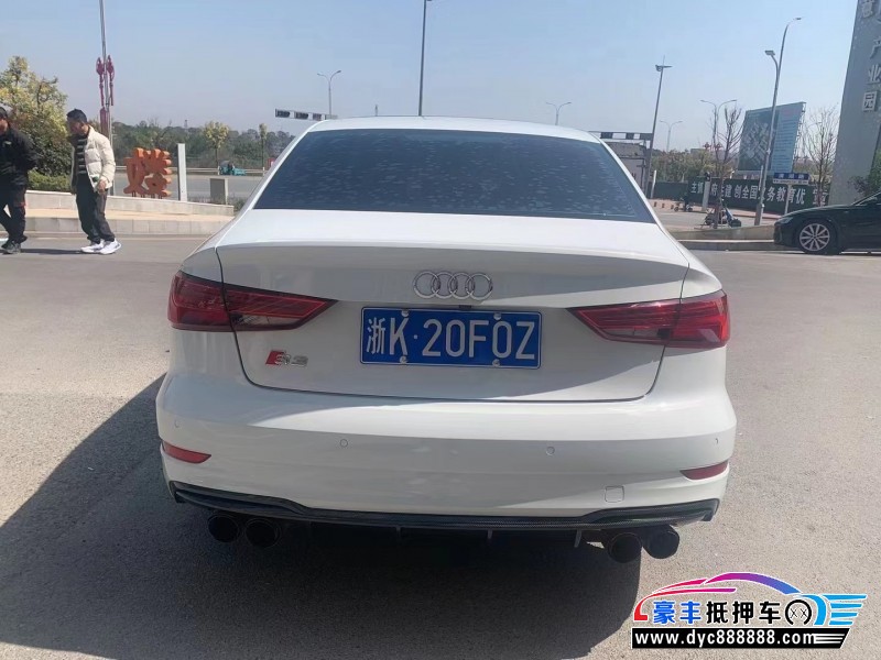 17年奥迪A3轿车抵押车出售