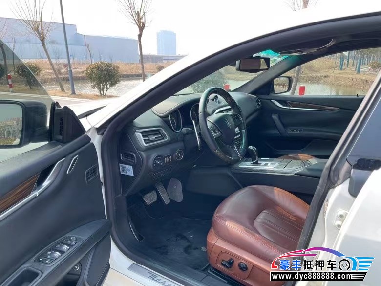 15年玛莎拉蒂Ghibli轿车抵押车出售