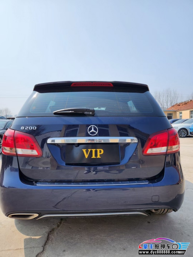 17年奔驰B轿车抵押车出售