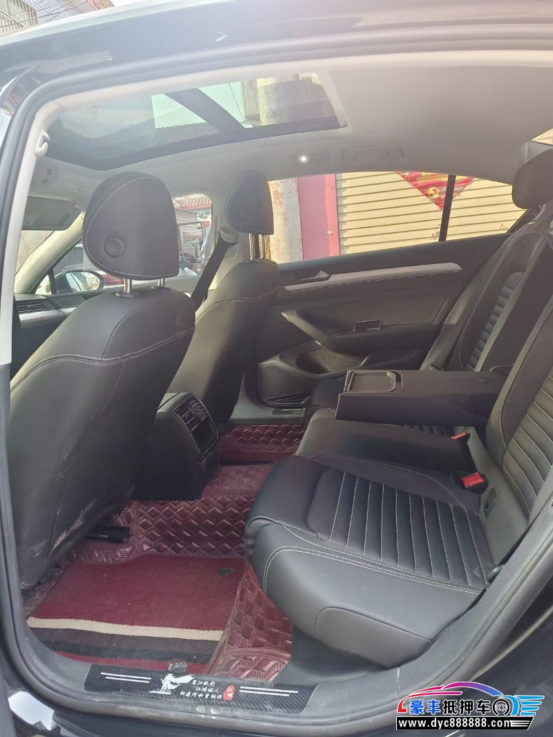 21年大众迈腾轿车抵押车出售