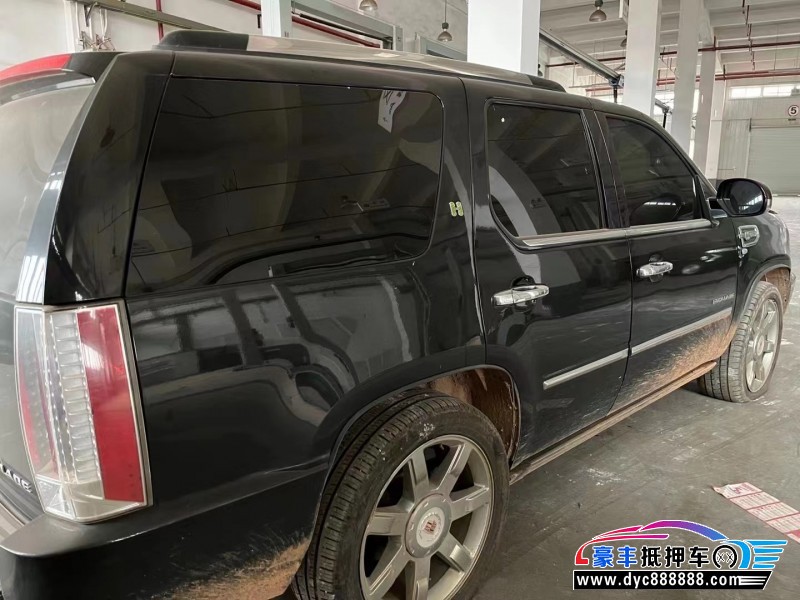 13年凯迪拉克凯雷德MPV抵押车出售