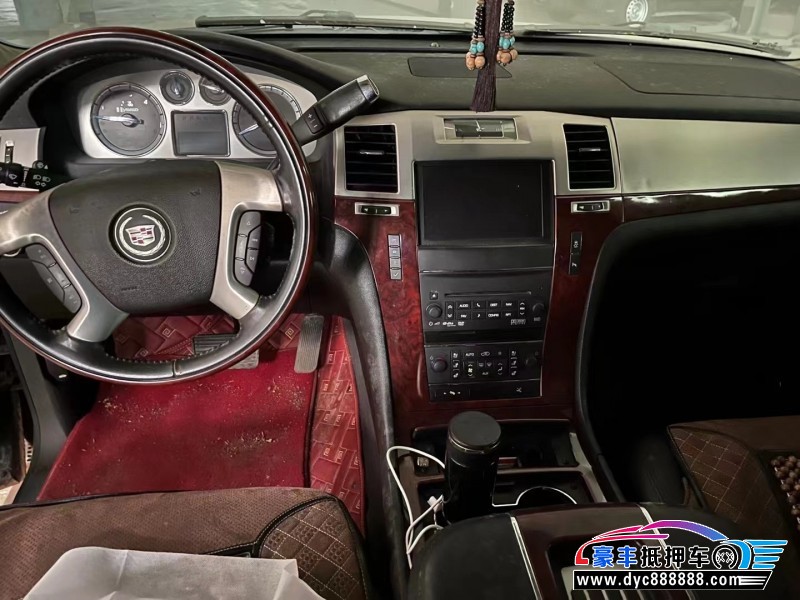 13年凯迪拉克凯雷德MPV抵押车出售