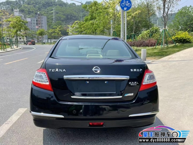 11年日产天籁轿车抵押车出售