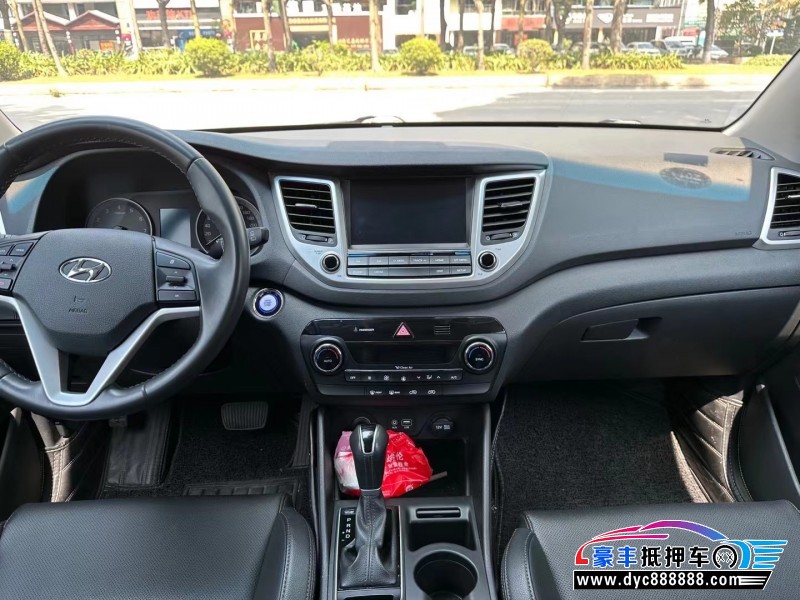 19年现代途胜轿车抵押车出售