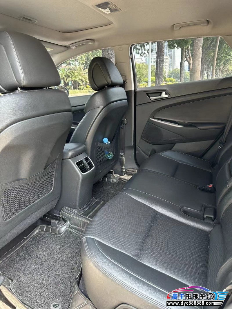 19年现代途胜轿车抵押车出售