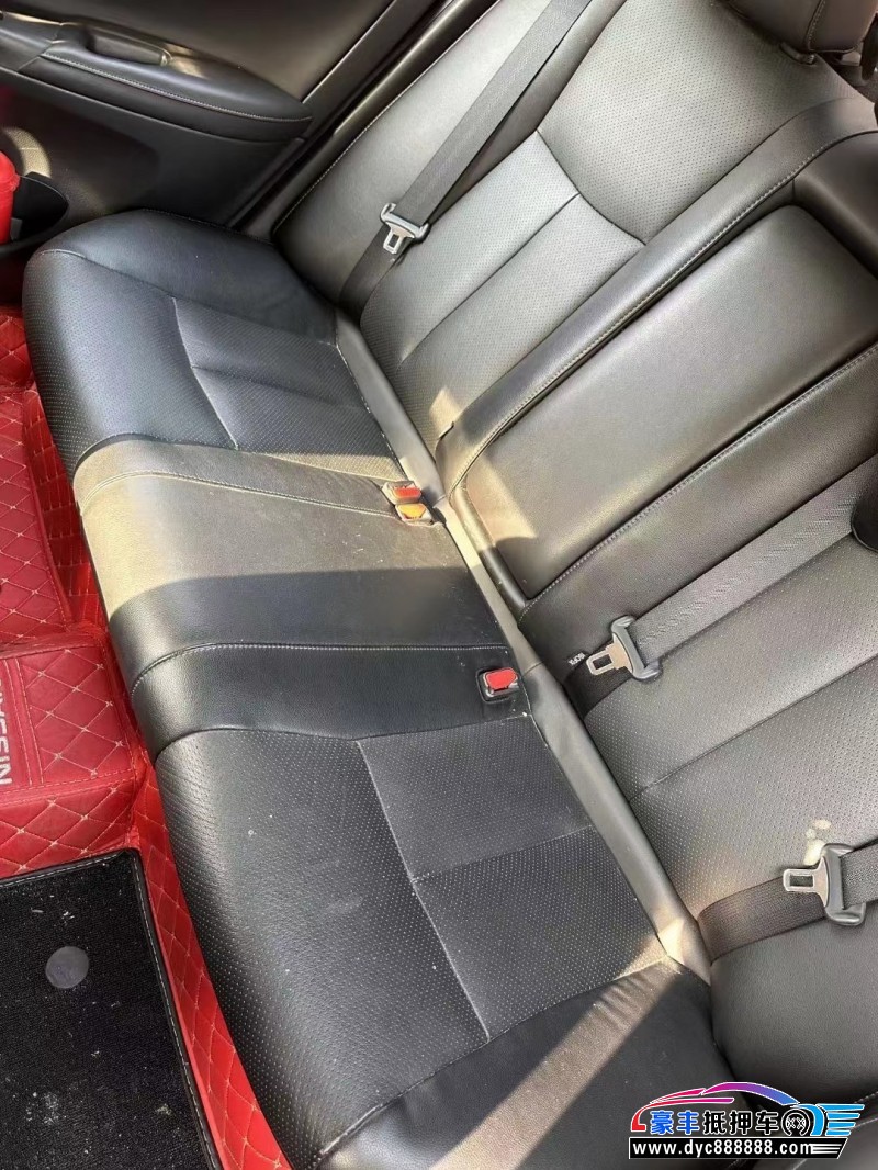 16年日产轩逸轿车抵押车出售