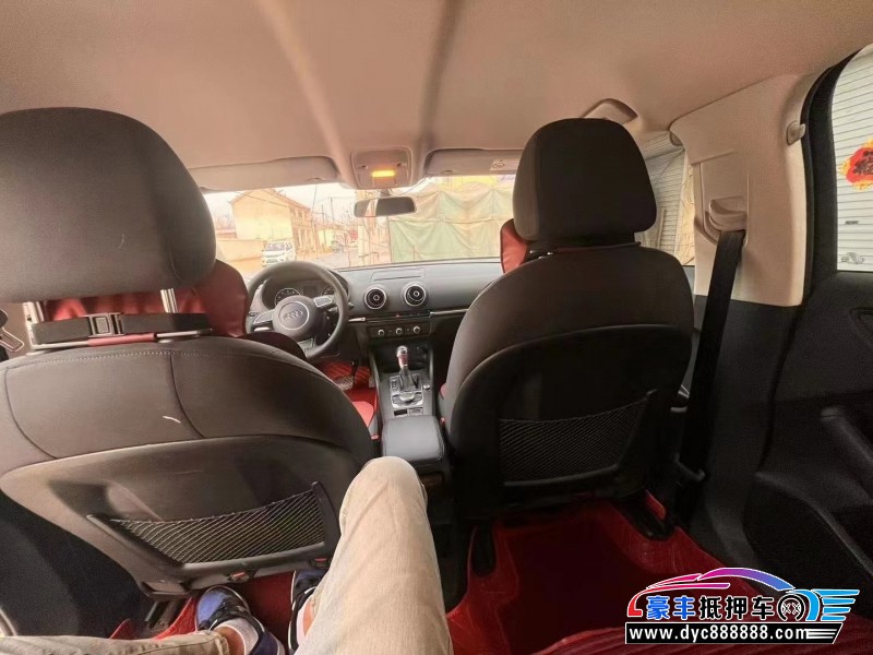 17年奥迪A3轿车抵押车出售