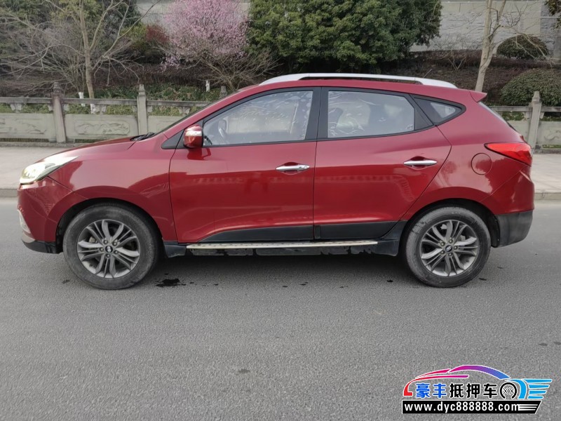 14年现代ix35轿车抵押车出售