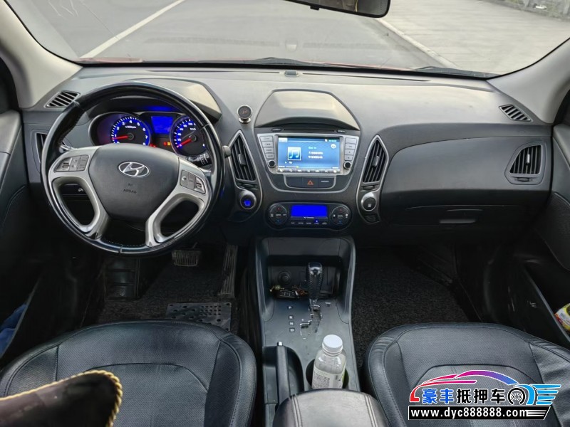 14年现代ix35轿车抵押车出售