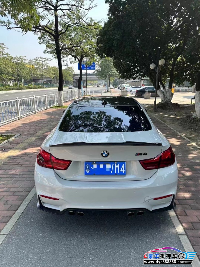 15年宝马M4轿车抵押车出售