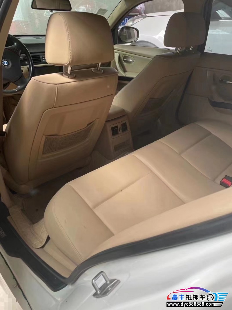 12年宝马3系轿车抵押车出售